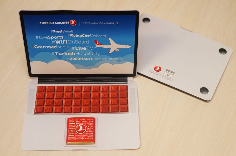 THY laptop şeklinde çikolata ikramediyor&hellip; Bugün, İstanbul ile ABD ve
